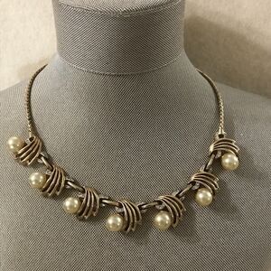 Authentic REJA Gold Tone & Pearl Necklace Vintage 15"